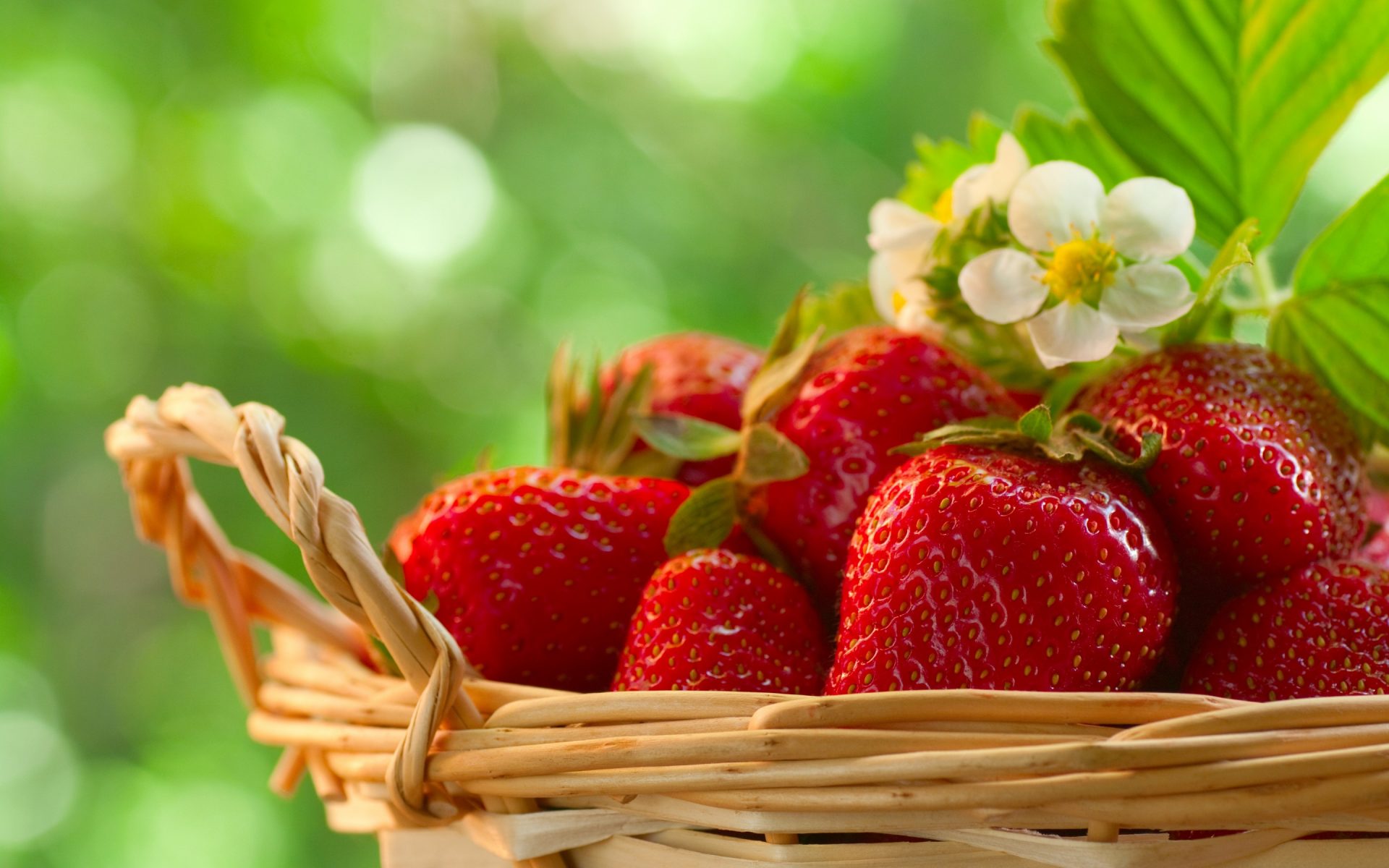 Strawberries-food-34951688-2880-1800