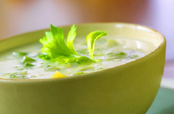 Jednostavna sirova zelena supa