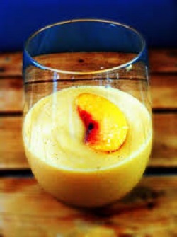 Kremasti šejk s breskvama