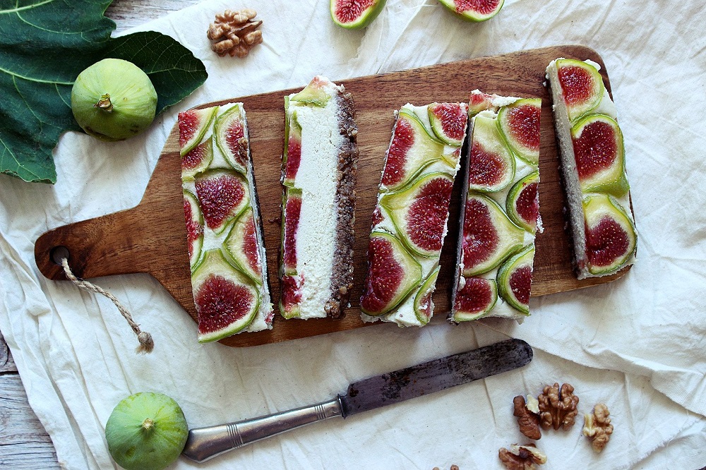 Sveže smokve s kremom od orašastih plodova